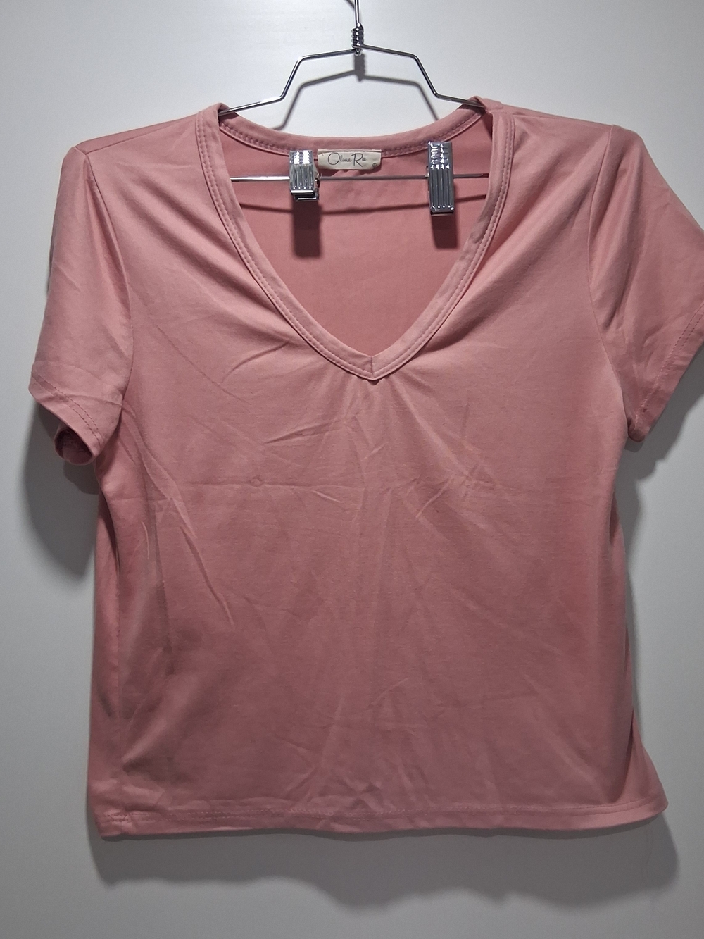 Olivia Rae V-Neck Short Sleeve Tee in Dusty Pink M